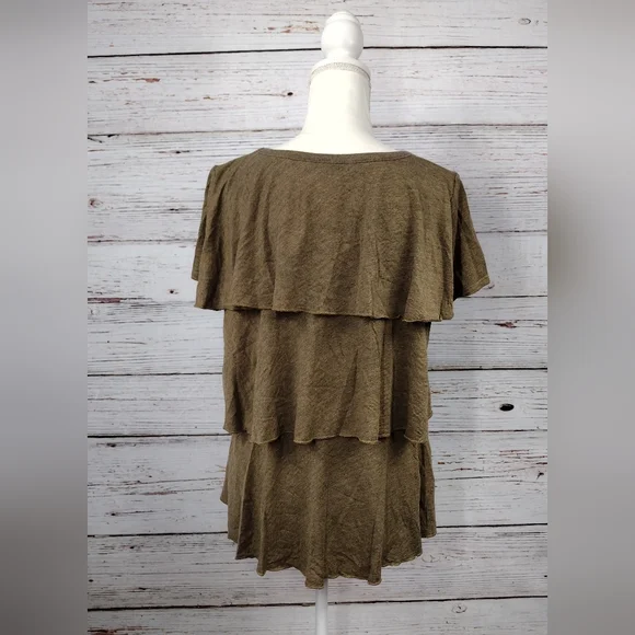 Chaser Ruffle Back Tee - Picture 4 of 8